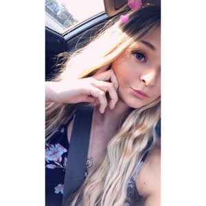 Meet your Posher, Courtney